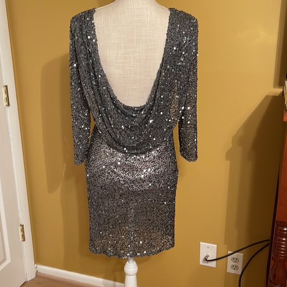 Formal Dress - Picture 2 of 5